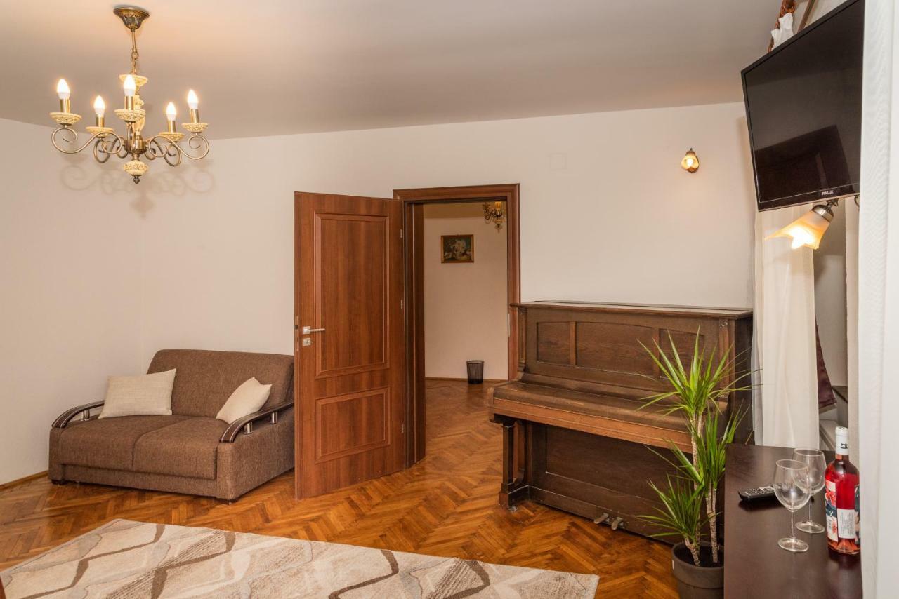 Musik Apartments Old Town ซีบิว ภายนอก รูปภาพ